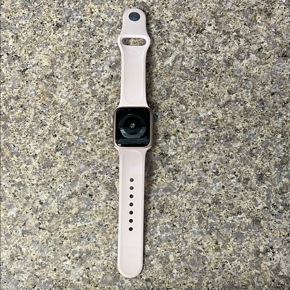Apple Watch Smartwatch Series 5 Pink Band - Picture 5 of 6